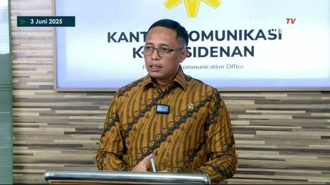 KompasTV's tweet card. Hasan Nasbi menyatakan kondisi ekonomi Indonesia masih cukup positif kendati terjadi gelombang pemutusan hubungan kerja (PHK) massal belakangan ini.