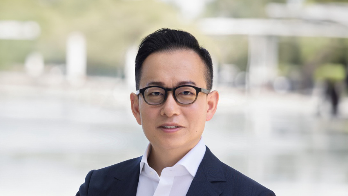 Oracle_Wayne's tweet card. Oracle's AI agents are revolutionising enterprise automation, delivering significant efficiency gains and cost reductions, particularly for finance teams.