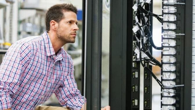 ManuelLopezGo's tweet card. Cuanto talento desperdiciado, por ejemplo el talento senior pre-jubilado o el talento que migra en busca de oportunidades y cuanto talento necesitamos. Uno de los grandes problemas de España, que...