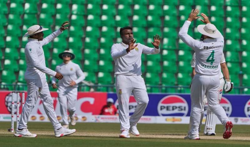 Nawaiwaqt_'s tweet card. جنوبی افریقہ کے خلاف پہلے ٹیسٹ کے دوسرے روز پاکستان ٹیم پہلی اننگز 378 رنز بنا کر آؤٹ ہوگئی۔ سلمان علی آغا اور امام الحق 93، 93  رنز کے ساتھ ٹاپ اسکورر