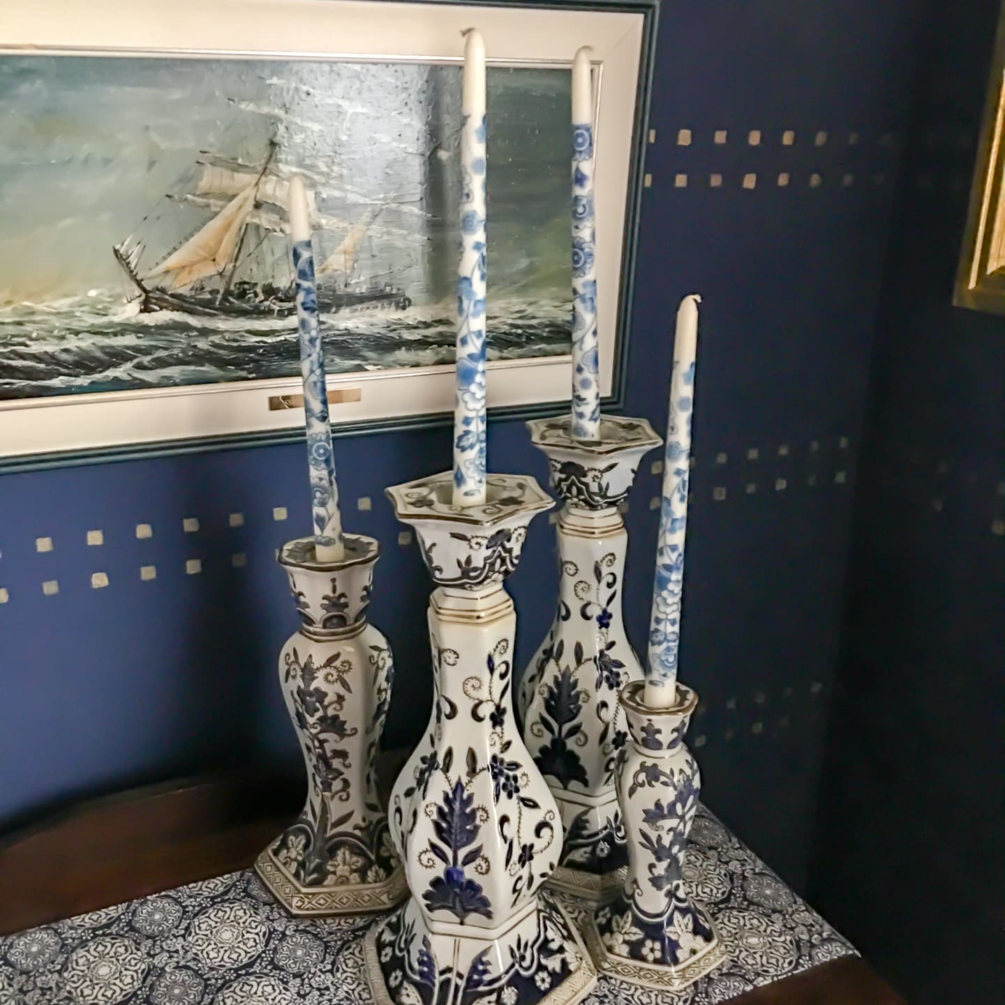 fromh2hdesign's tweet card. Learn how to add color to a room with these easy, impactful decorating tips that will help you create a beautiful, cohesive look.