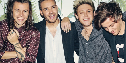 Harry_Styles's tweet card. Listen to content by One Direction.