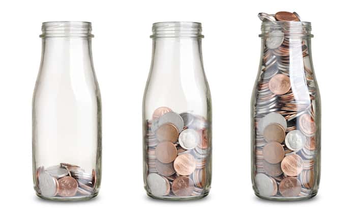 geekblogg's tweet card. This is the ultimate guide on how to make money blogging for beginners. Learn the different ways you can make money from your blog.