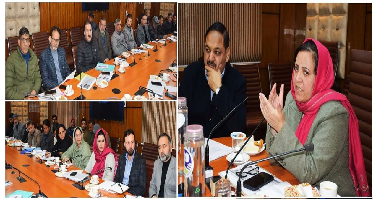 RisingKashmir's tweet card. Assesses fee fixation, regulation issues, calls for strict enforcement of guidelines