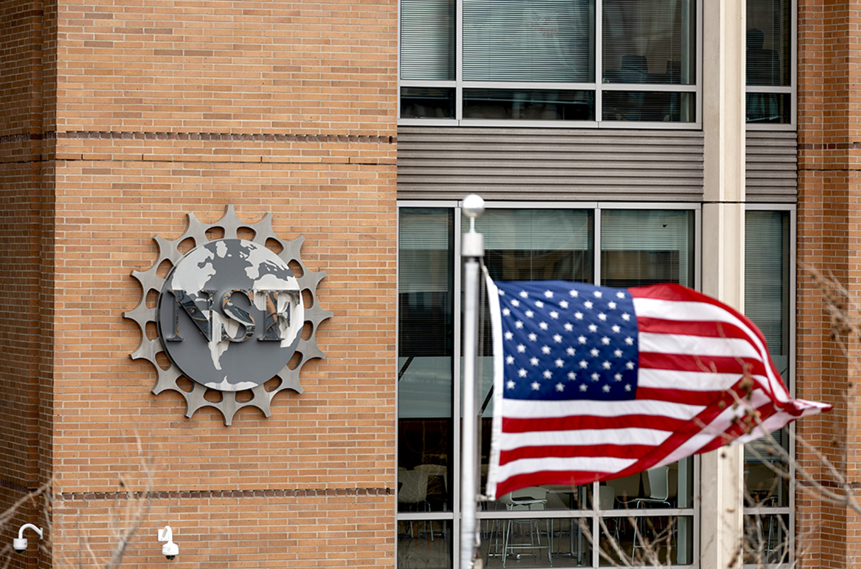 DataScienceBon's tweet card. The reasons aren’t clear—and the agency’s director claims the president’s policies haven’t slowed grant awards