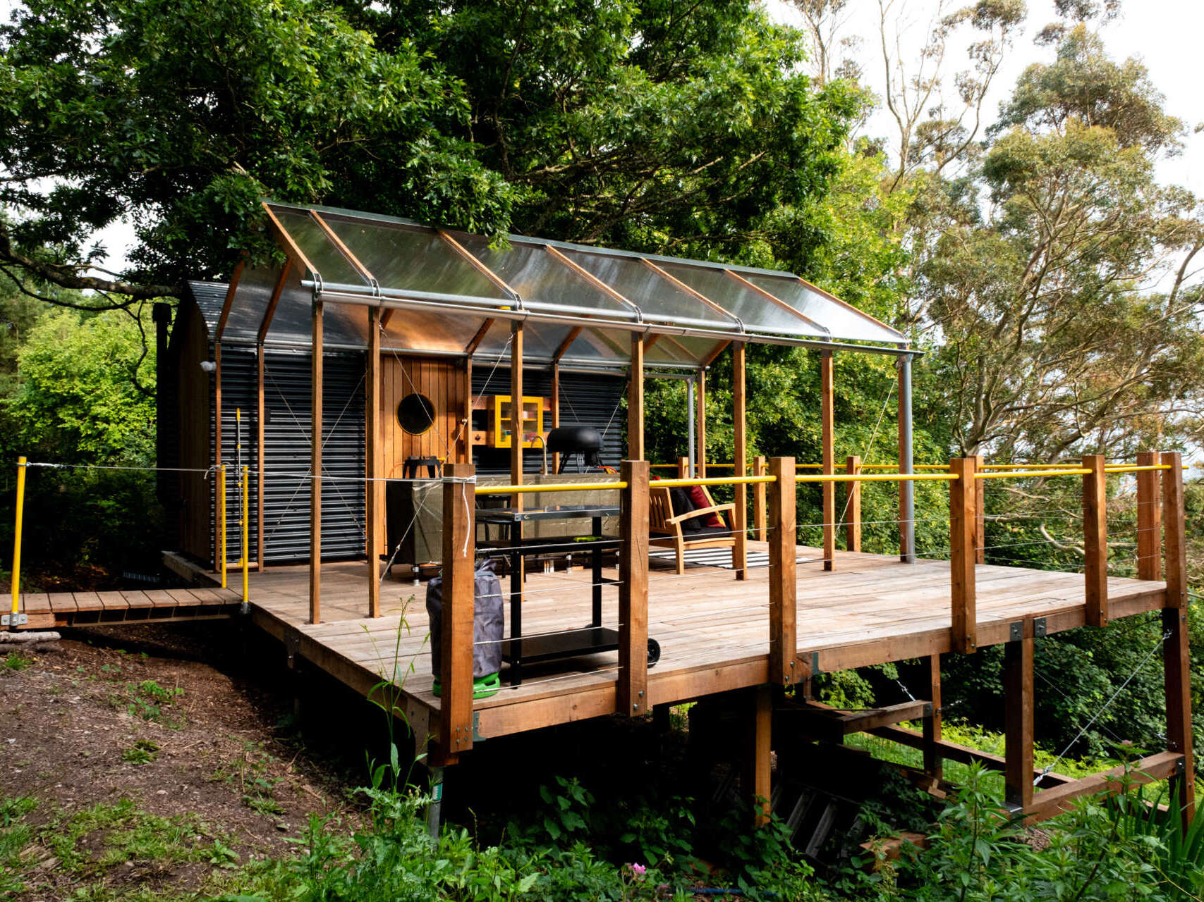 HobanGirl's tweet card. The Birdhouse Modular by Tree Tents is a customisable, sustainable outdoor structure designed to suit any landscape, ideal for eco-tourism, retreats, or off-grid living.