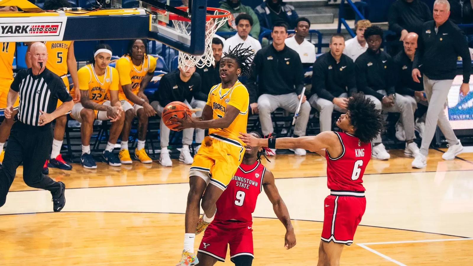 Toledo_MBB's tweet card. Leroy Blyden Jr. and Sean Craig lead way with 18 points apiece as eight Rockets score seven or more points