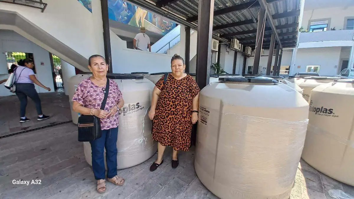 ElSoldeMzt's tweet card. Invitan a la ciudadanía a acceder a artículos esenciales para sus hogares, como minisplits, tinacos, refrigeradores, estufas y material para construcción