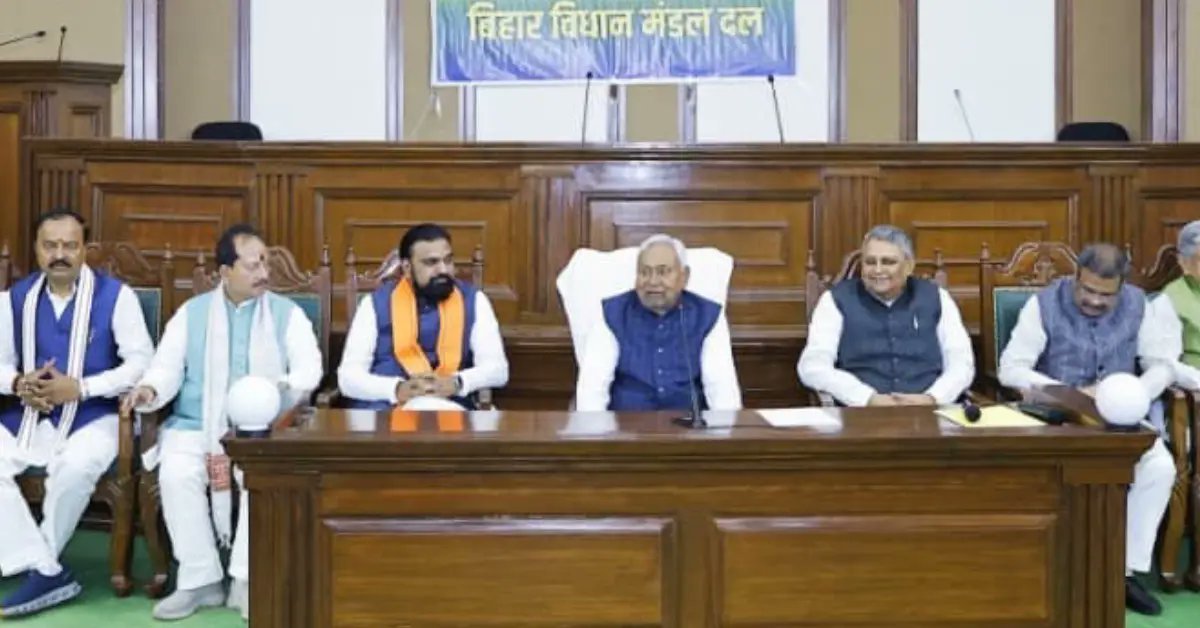 SmartKhabari's tweet card. Nitish Kumar 10th time CM: JD(U) leader to swear in at Gandhi Maidan on Nov 20 with deputies Samrat Chaudhary, Vijay Sinha. PM Modi, Amit Shah among top NDA leaders attending amid massive victory.