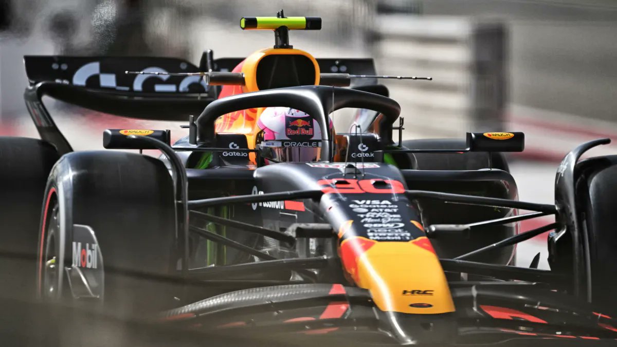 GPblog_com's tweet card. And suddenly it was dark. Out of nowhere, everything went dark in Bahrain. Not just in the media centre, but all over the track. For a moment, the power cut seemed to end the session prematurely,...