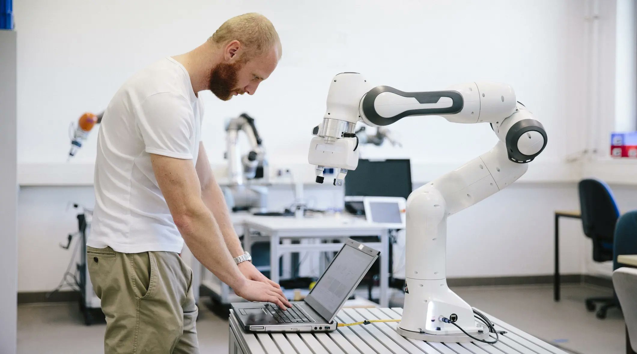 Generacion_IoT's tweet card. Quectel presenta el nuevo módulo FME163R con Wi-Fi 6 y Bluetooth 5.2 para aplicaciones industriales y de consumo