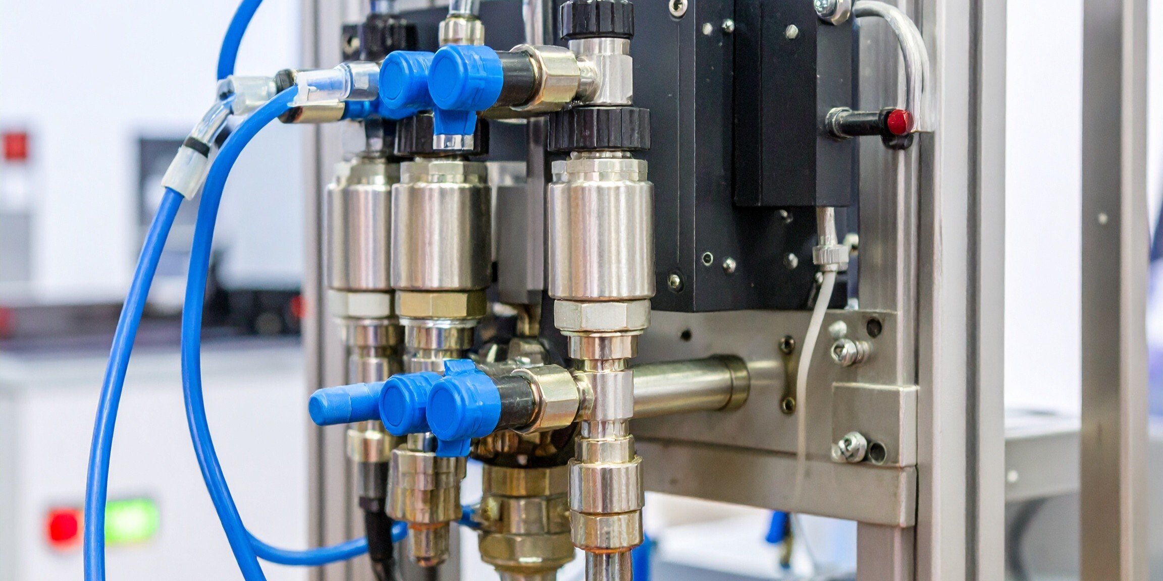 fluidmetering's tweet card. Port and tubing choices impact flow, pressure, and accuracy. Learn how FMI helps OEMs optimize fluidic connections for precision and reliability.