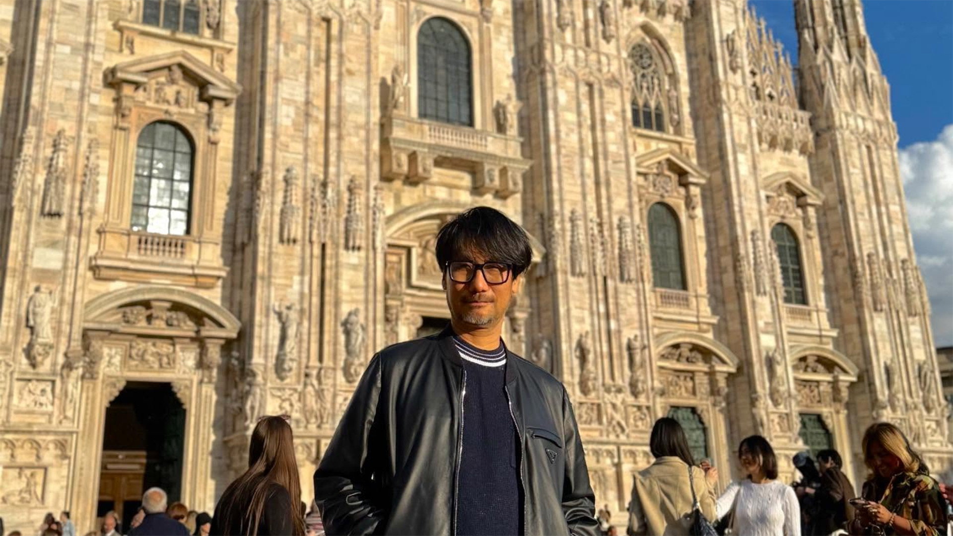 retroacademy_it's tweet card. Il leggendario autore di Metal Gear Solid e Death Stranding arriva in Italia per un evento imperdibile con Nicolas Winding Refn