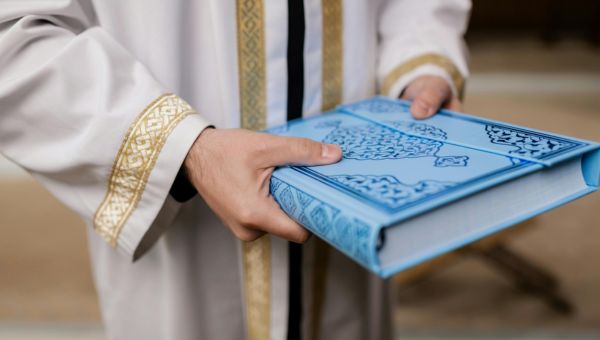 chrisrutenfrans's tweet card. Wynia's Week: Datum: 20 november 2025. Categorie: Islamisering. Auteur: Benno de Jongh. Artikel: ‘Islamofobie’ is niet zomaar een woord, maar een wapen in de strijd voor islamisering 