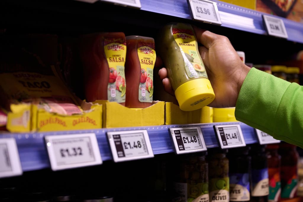 RetailOptimiser's tweet card. Asda will equip more than 250 of its newest Express convenience stores with VusionGroup’s electronic shelf labels.