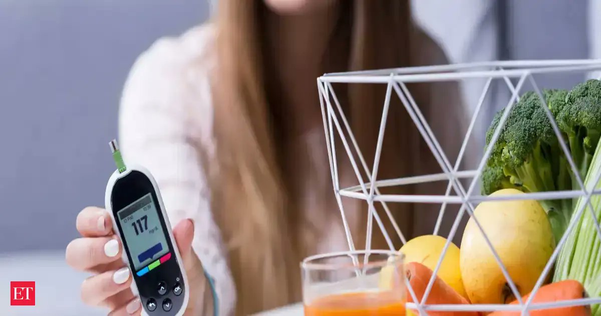 v_shakthi's tweet card. HbA1c, a measure of average blood sugar, reveals diabetes risk and potential complications. High levels signal prolonged high sugar, stressing organs and increasing risks of heart, kidney, and nerve...