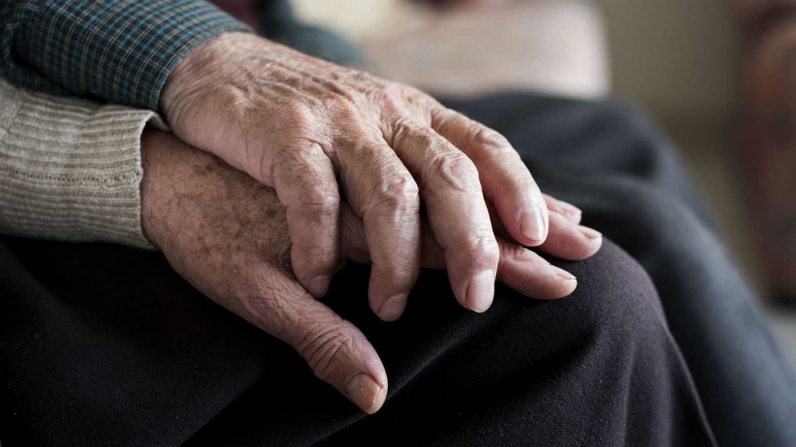 Plus40Net's tweet card. Ayuda de la Comunidad de Madrid a nuestros mayores afectados por el coronavirus