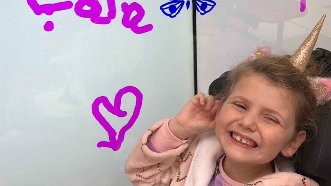 3ba0e9b48b6e47c's tweet card. Help Lynn Williamson raise money to support a great cause