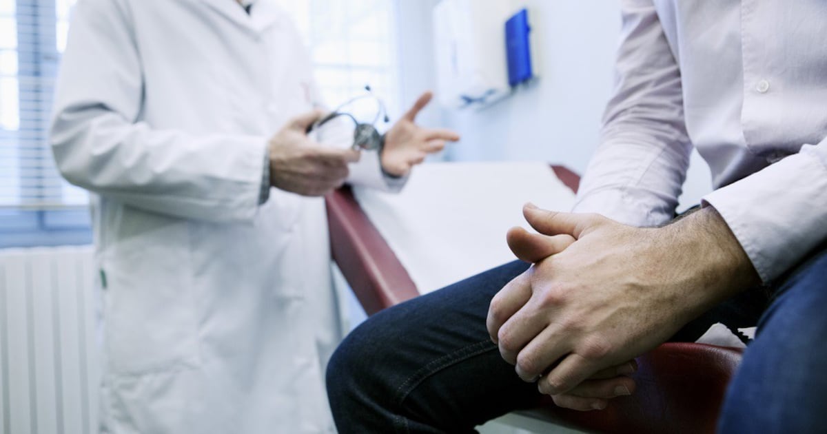 PublimetroMX's tweet card. Especialistas urgen a reforzar chequeos desde los 45 años y promover conciencia sobre los primeros síntomas