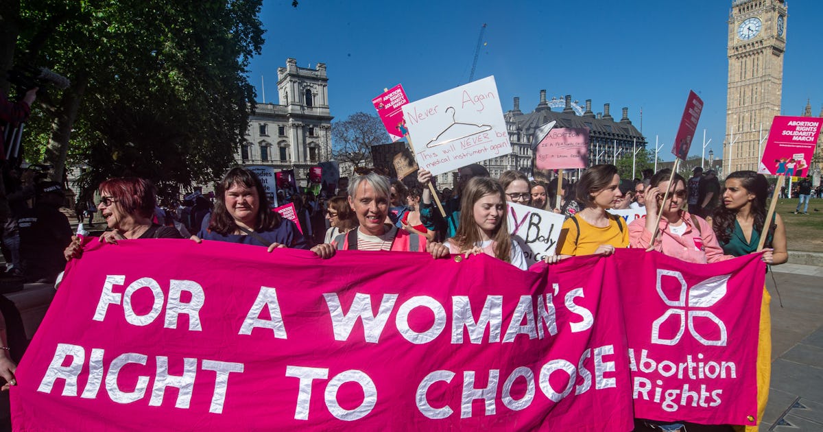 ExhaleProVoice's tweet card. From giving charitable donations to sharing important resources, here’s how you can help from the UK.