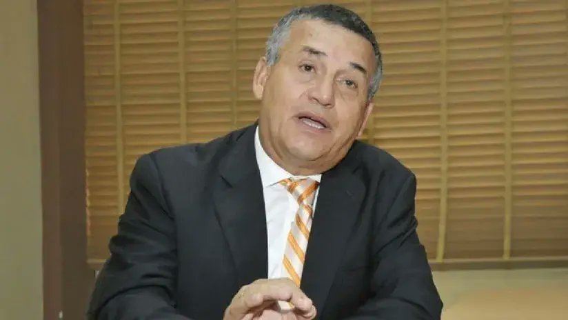 RPPNoticias's tweet card. El Poder Judicial confirmó la condena de 12 años de prisión contra Daniel Urresti por el asesinato del periodista Hugo Bustíos y el intento de asesinato de Eduardo Rojas.