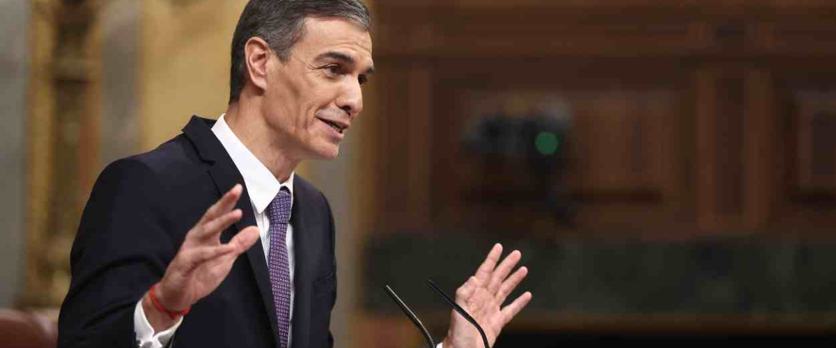 El_Plural's tweet card. OPINIÓN | Las pensiones subirán un 2,6% el año que viene gracias a Sánchez y pese a las mentiras de Feijóo