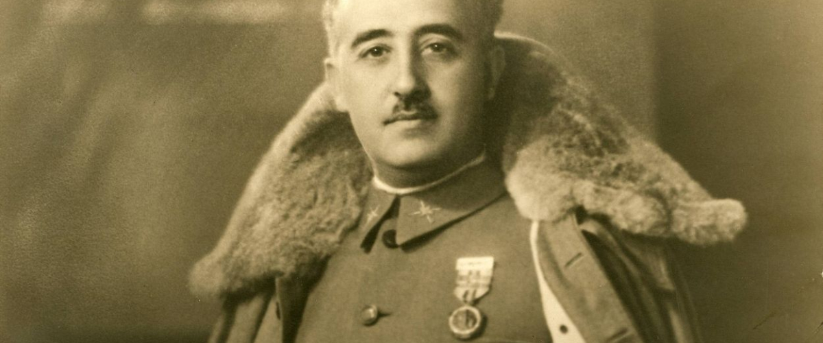 El_Plural's tweet card. El retrato psicológico de Franco: frialdad, narcisismo, sentido de inferioridad y obsesión por el control