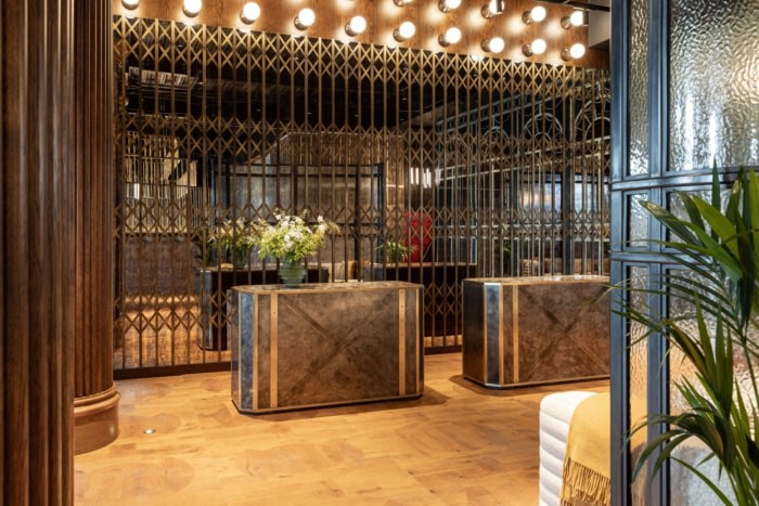 FourbyTwoDesign's tweet card. Virgin Hotels Glasgow, set upon the banks of the iconic River Clyde and just a stone's throw away from Central Station, features a prime location ideal for exploring the city.…