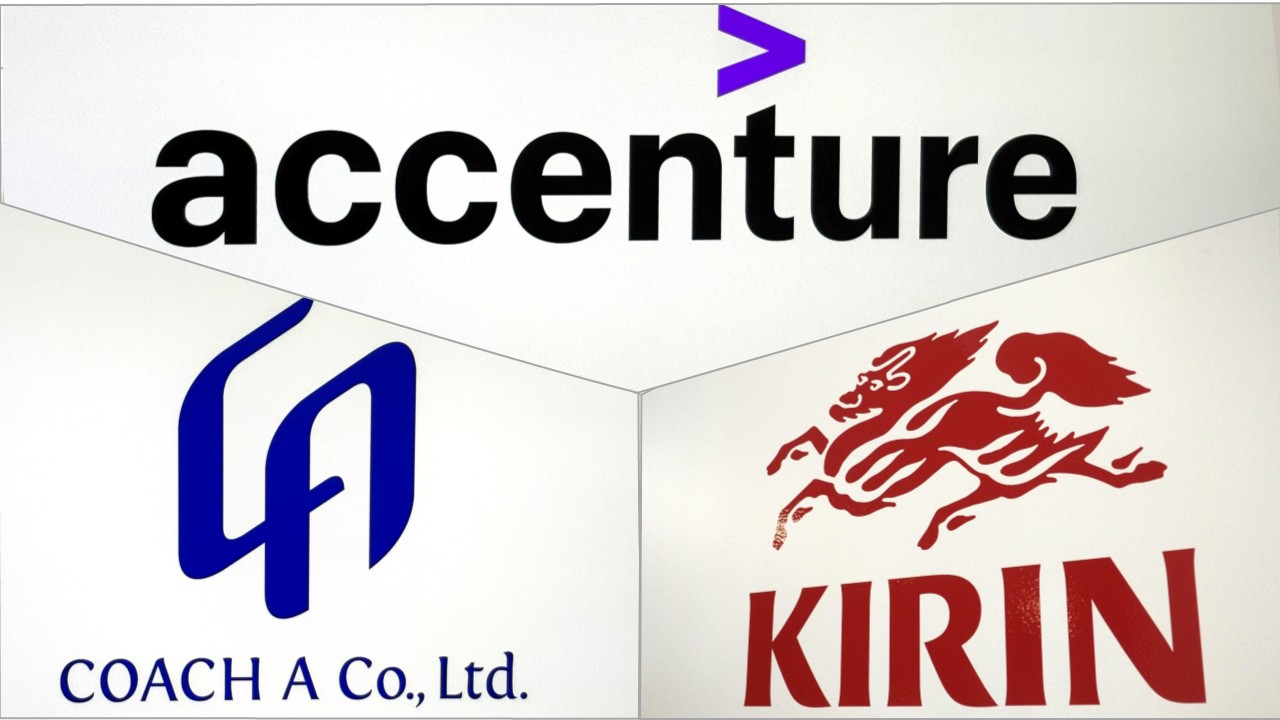 AI__Interviewer's tweet card. 　AI（人工知能）が特定の役割を担い、人間の仕事のパートナーとして「活躍」するサービスが進化している。役員、コーチ、面接官――。対人の場合の運営をしのぐ効率はもちろん、AIの人への効果や影響も見逃せない。