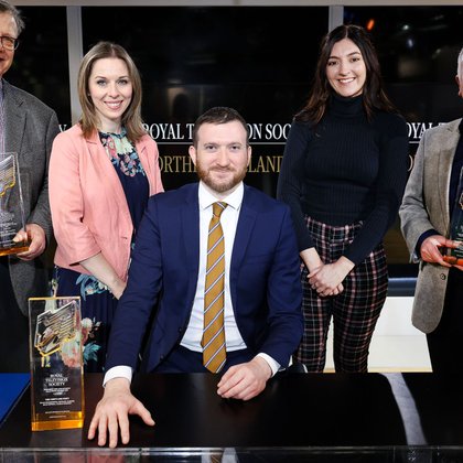 Tweet card summary image