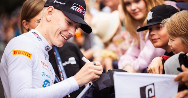 Tweet card summary image