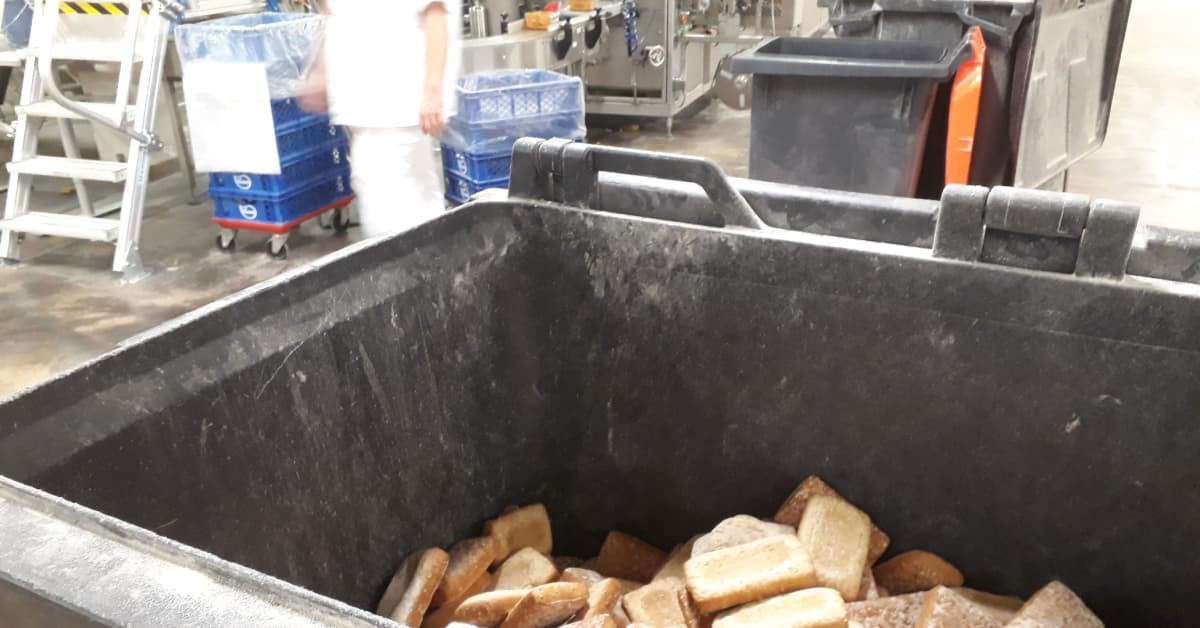 trashwiki's tweet card. Initially disgusted by the idea of noshing on discarded food, Jessica Suni said she quickly realised that ditched plastic-wrapped items were safe to eat. 