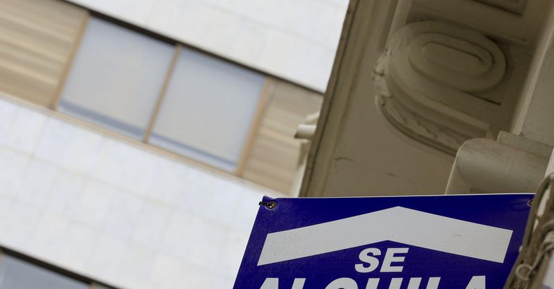 javiercompas's tweet card. Escribía en uno de mis artículos agosteños de este pasado verano, sobre la inoperancia para solucionar el acuciante problema actual de la vivienda, tanto por la derecha como por la izquierda. Falta...