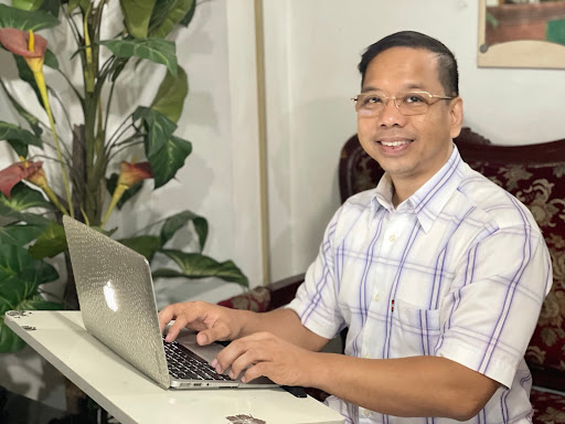 DocAto's tweet card. Health Questions, anyone?