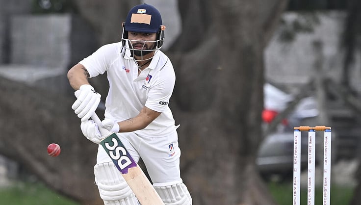 TamilTheHindu's tweet card. கோவை: ரஞ்சி கோப்பை கிரிக்​கெட் போட்​டி​யில் ‘ஏ’ பிரி​வில் இடம் பெற்​றுள்ள தமிழ்​நாடு - உத்​தரபிரதேசம் அணி​கள் இடையிலான ஆட்​டம் கோவை​யில் நடை​பெற்று வந்​தது. தமி