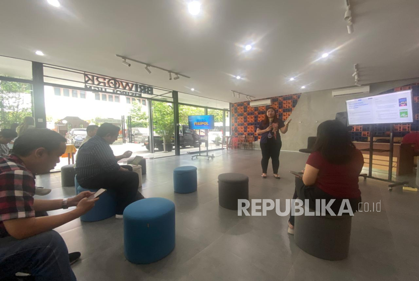 republikajogja's tweet card. Forum ini menjadi jembatan strategis antara dunia akademik dan media.