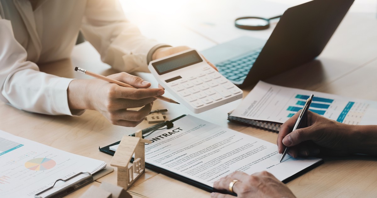 blikkhu's tweet card. A Bank360 által megkérdezett bankok mindegyike továbbra is jelentős érdeklődésről számolt be az Otthon Start Programmal kapcsolatban, jóllehet néhány hitelintézet érzékel némi visszaesést a szeptem...