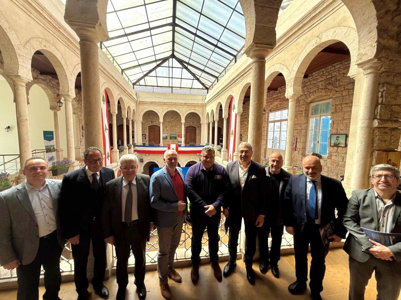 msaadieh's tweet card. Alors que le Liban a été très lourdement touché par l'escalade militaire des derniers mois au Proche-Orient, l'AIMF et les villes francophones se sont mobilisées pour fournir une aide d'urgence et...