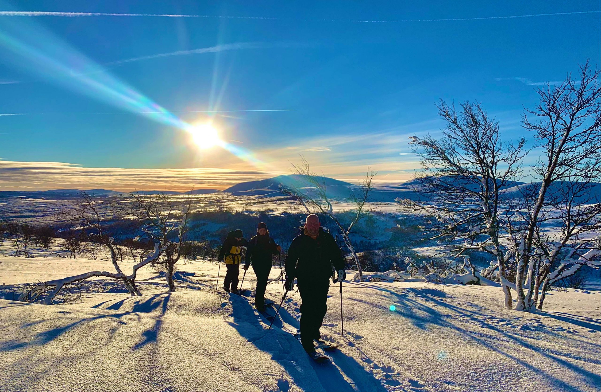 strandasnow's tweet card. Five smart tips to get more out of your splitboard touring. Better glide, easier traversing, repair of splitboard bindings.