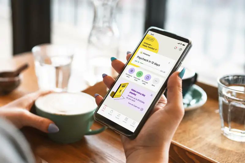 Hinshelwood_S's tweet card. EarnIn embeds financial freedom directly into the paycycle — centering on employees and giving them more access and control of their pay than ever before.