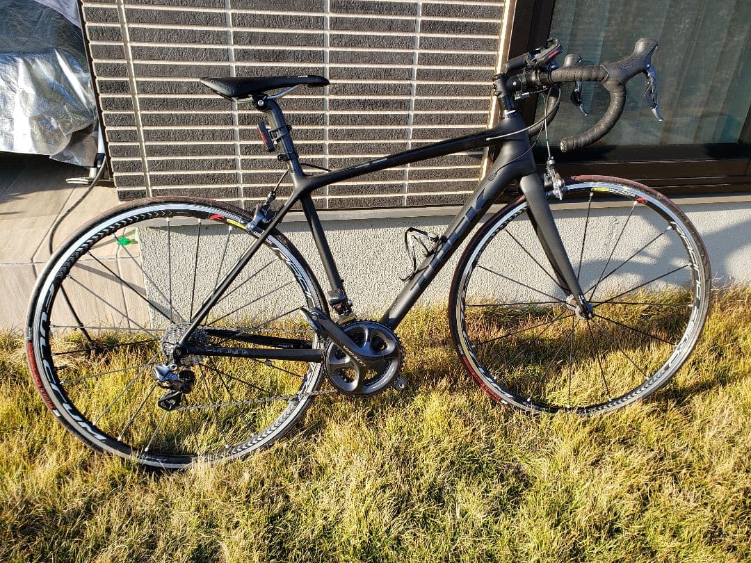 CinemaCoder2025's tweet card. 【連休値下げ】TREK EMONDA SL6 カスタム サイズ52をメルカリでお得に通販、誰でも安心して簡単に売り買いが楽しめるフリマサービスです。新品/未使用品も多数、支払いはクレジットカード・キャリア決済・コンビニ・銀行ATMが利用可能で、品物が届いてから出品者に入金される独自システムのため安心です。