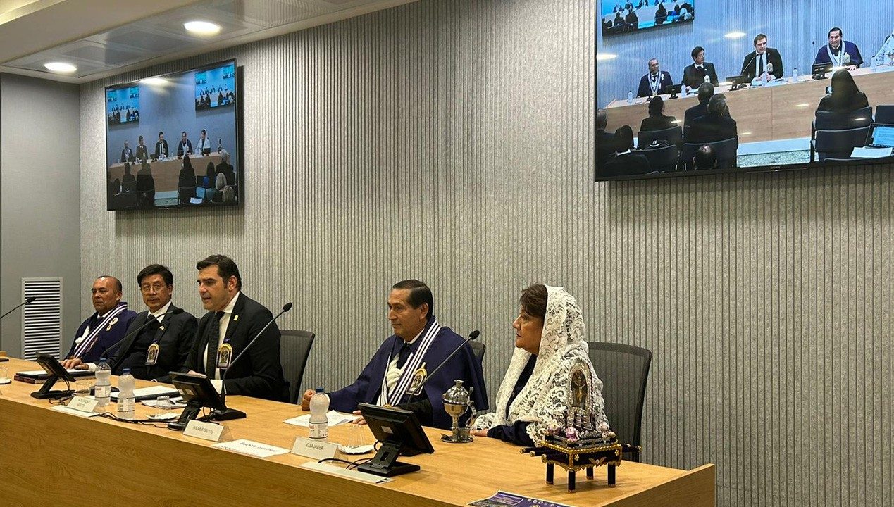 embaperuva's tweet card. La Sala Marconi del Dicasterio para la Comunicación acogió la presentación de la procesión del Cristo de Pachacamilla, que el 19 de octubre ingresará ...