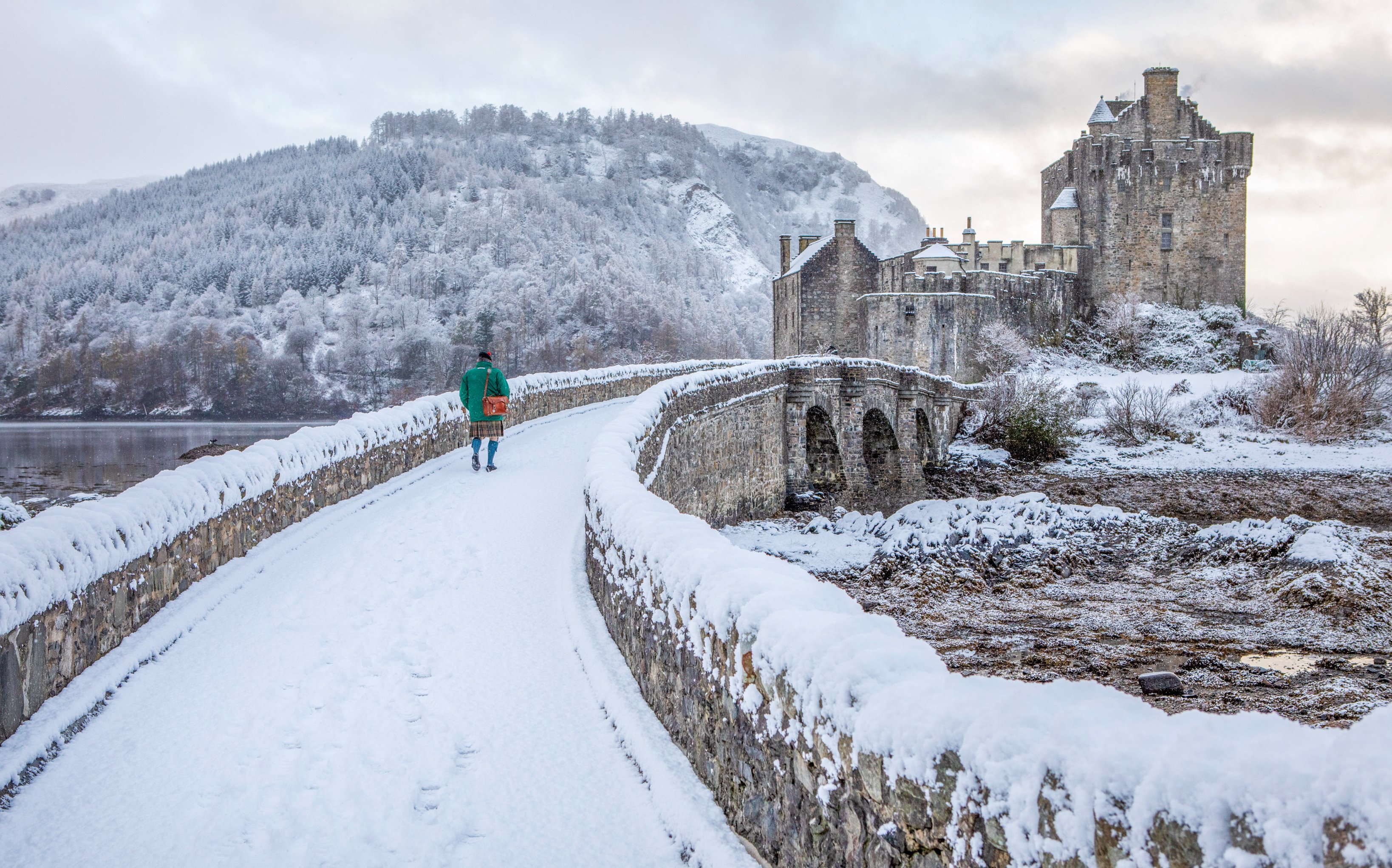 Electroversenet's tweet card. Cold Records From Mumbai To Madhya Pradesh Northern and central India continue to shiver through unusually sharp, record-setting November cold. Mumbai logged its coldest November morning in 13 years...