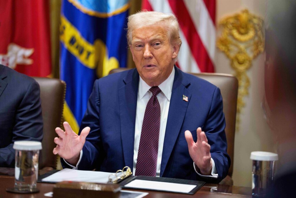 VilaWeb's tweet card. El president dels Estats Units, Donald Trump, ha confirmat que vol declarar el moviment antifeixista com a grup terrorista nacional, malgrat que no és cap organització amb estructura sòlida, dirige...