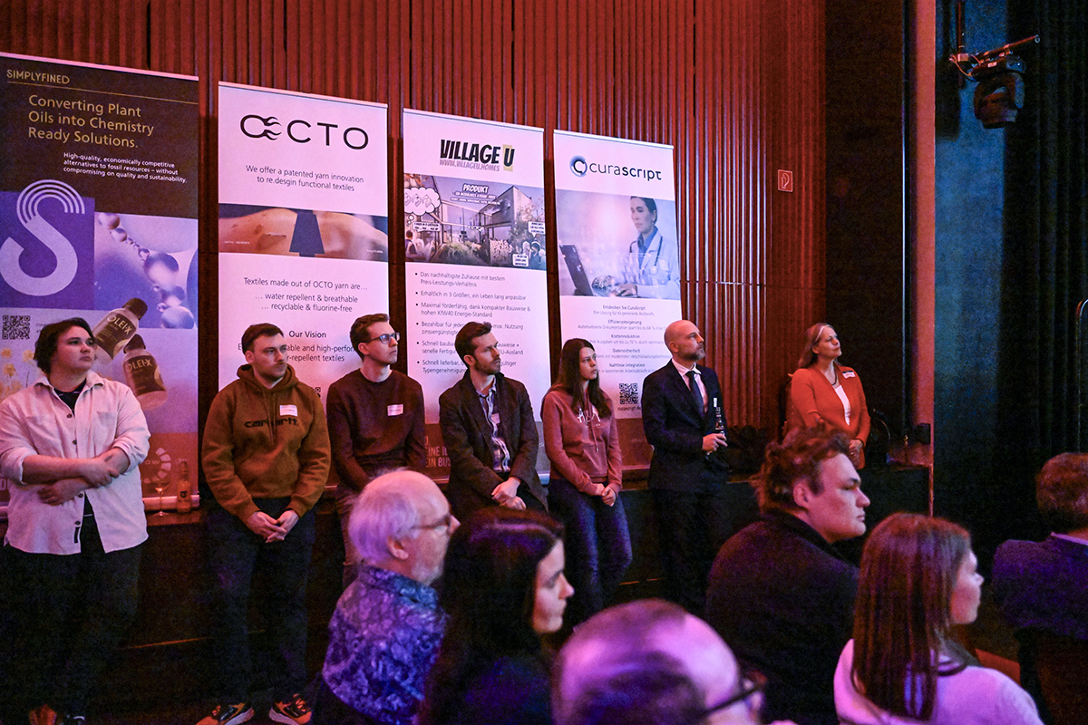 CuraScript_de's tweet card. Das Start-up CuraScript hat eine KI-gestützte Webanwendung entwickelt, mit der man binnen von Sekunden Arztbriefe erstellen kann.