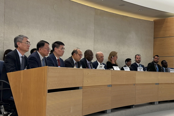 technow_hk's tweet card. 政務司司長陳國基完成瑞士行程，今日返抵香港。訪問期間，他出席聯合國人權理事會普遍定期審議工作組會議，連日來也與…