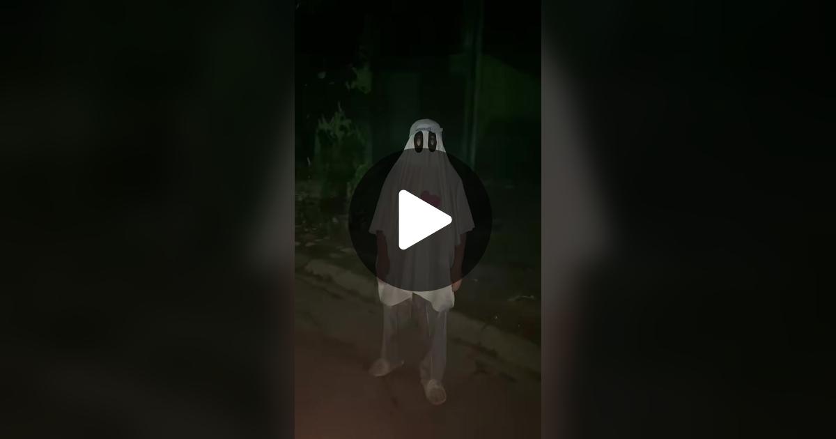 theMeowMachine's tweet card. 487 likes, 12 comments. “spring ghost in autum 👻👻👻 #UNIS 유니스 @UNIS @UNISZone”