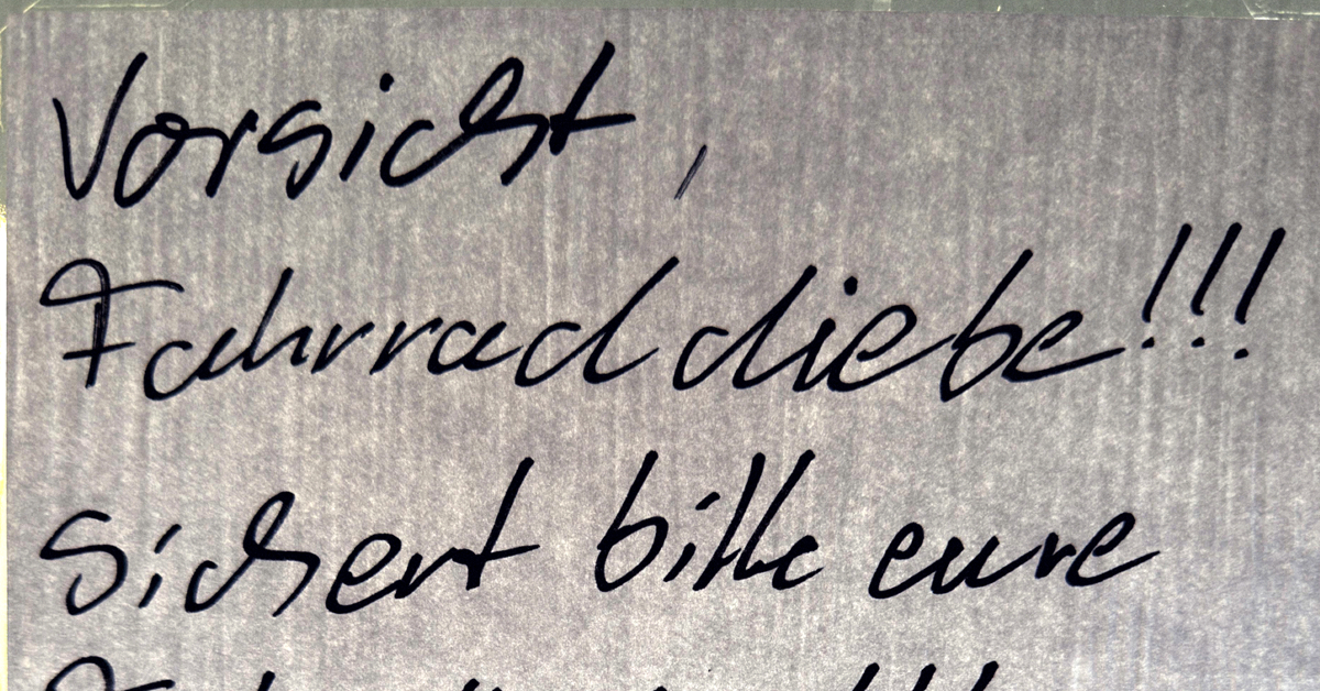 notesofberlin's tweet card. ☞ Auch eine NOTE entdeckt? Gerne einsenden an: notes@notesofberlin.com 🐎