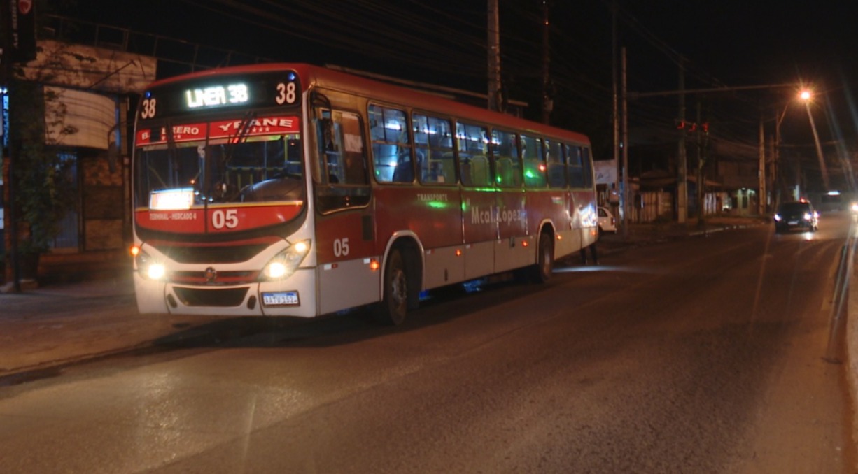 trecepy's tweet card. Un accidente de tránsito en Fernando de la Mora dejó una joven herida. La misma viajaba como acompañante en una motocicleta, que impactó contra un colectivo.