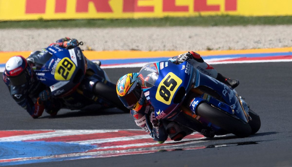 0Carlesolle2's tweet card. Xabi Zurutuza atendió a MOTOCICLISMO para repasar su temporada en el Europeo de Moto2 y su paso por el Mundial de Moto3